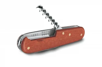 Victorinox brengt eerbetoon aan officiersmes uit 1897 uit